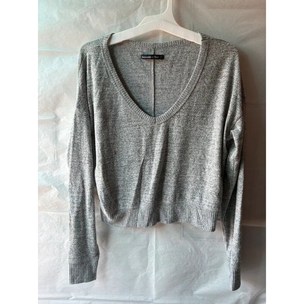 Abercrombie & Fitch Gray Vneck Sweater Sz Xs